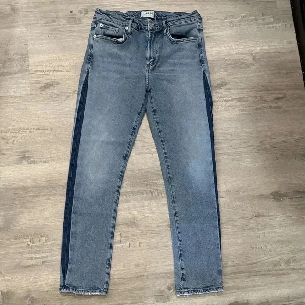 AGOLDE Swerve Toni
Mid Rise Light Blue
Wash Side Stripe
Jeans Premium Sz 28